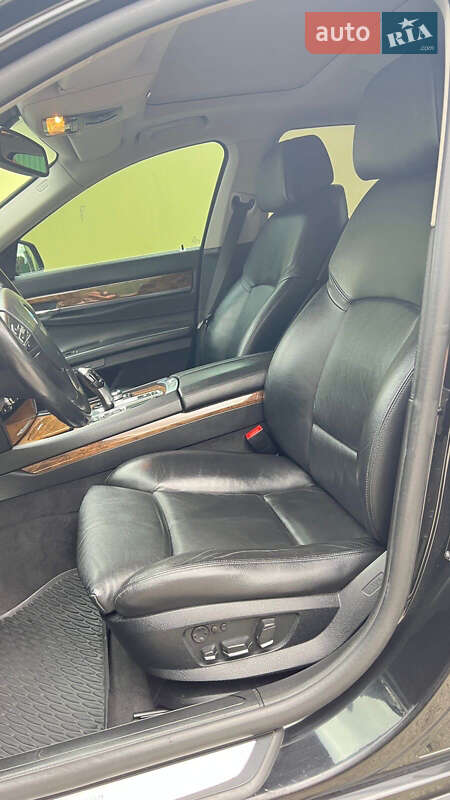 Седан BMW 7 Series 2011 в Горохове