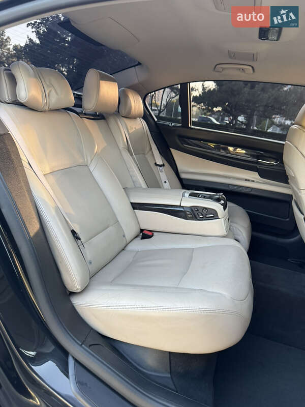 Седан BMW 7 Series 2011 в Днепре