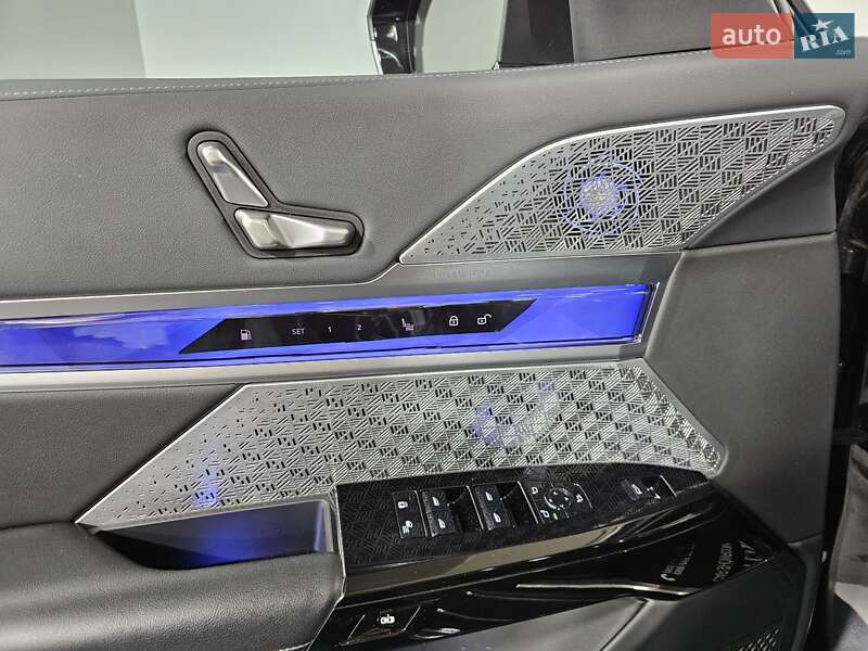 Седан BMW 7 Series 2023 в Киеве