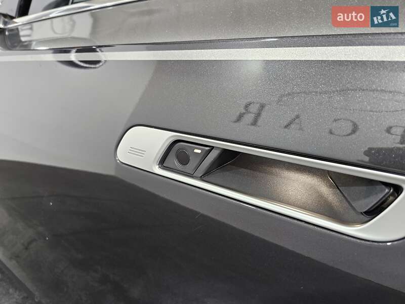 Седан BMW 7 Series 2023 в Киеве