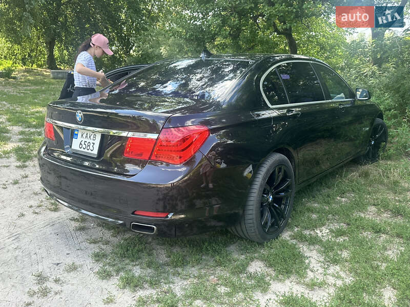 Седан BMW 7 Series 2010 в Броварах