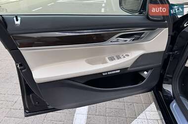 Седан BMW 7 Series 2015 в 