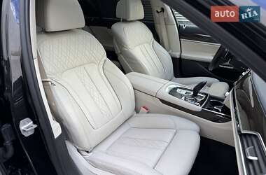 Седан BMW 7 Series 2015 в 