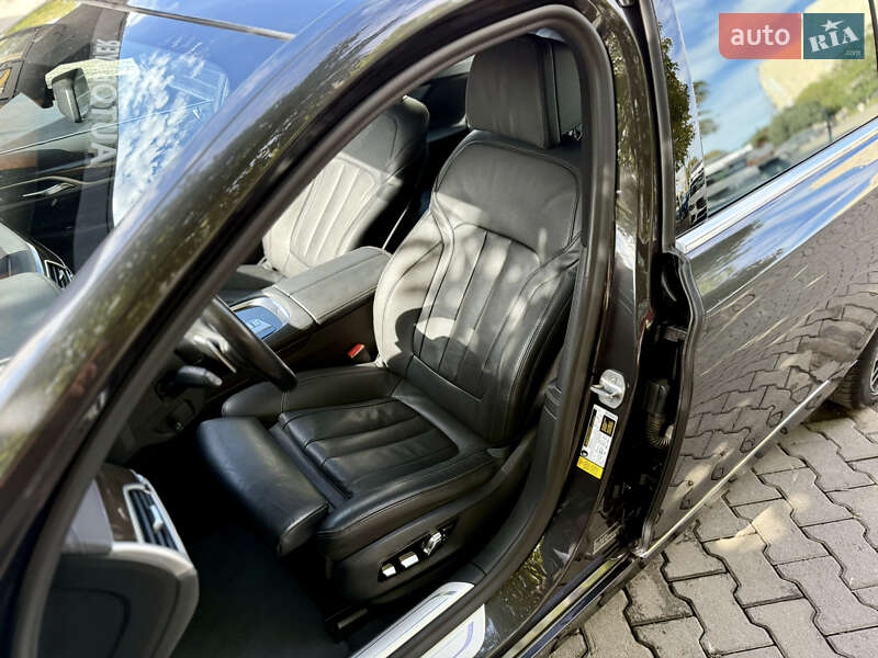 Седан BMW 7 Series 2019 в Киеве