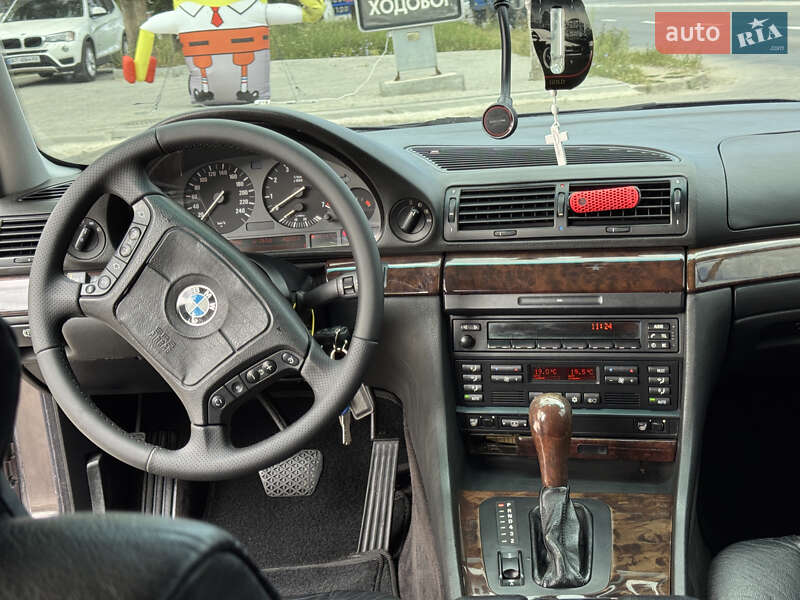 Седан BMW 7 Series 1995 в Івано-Франківську