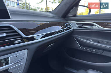Седан BMW 7 Series 2022 в 