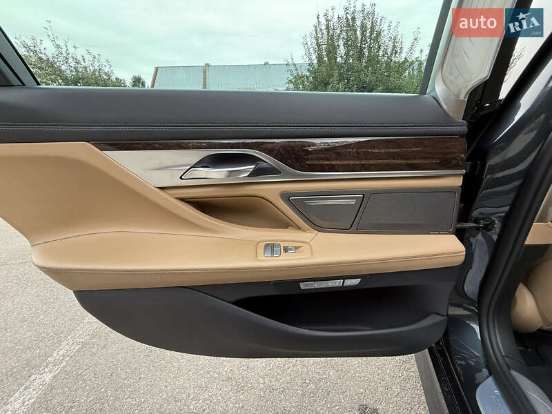 Седан BMW 7 Series 2015 в Киеве фото 14 Седан BMW 7 Series 2015 в Киеве