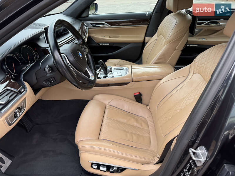 Седан BMW 7 Series 2015 в Киеве фото 18 Седан BMW 7 Series 2015 в Киеве