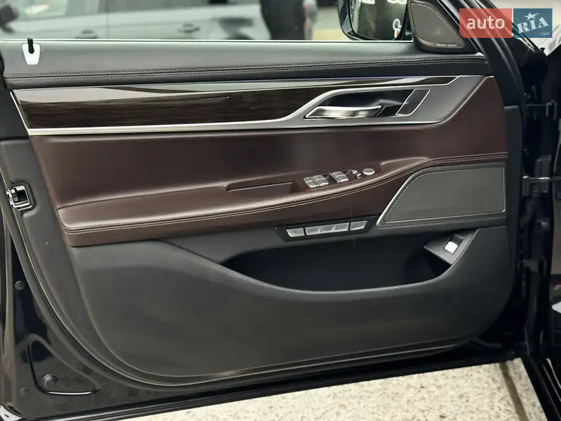 BMW 7 Series 2016 VIN WBA7F2101HG781294 фото оголошення 22 з 152