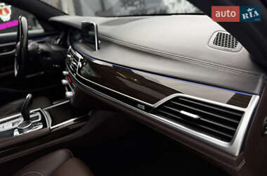 Седан BMW 7 Series 2016 в 