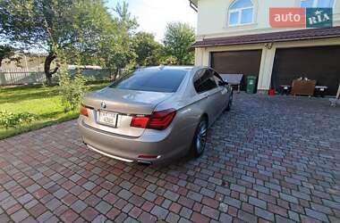 Седан BMW 7 Series 2010 в 