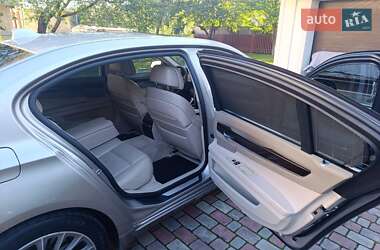Седан BMW 7 Series 2010 в 