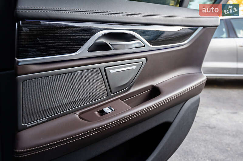 Седан BMW 7 Series 2022 в Києві