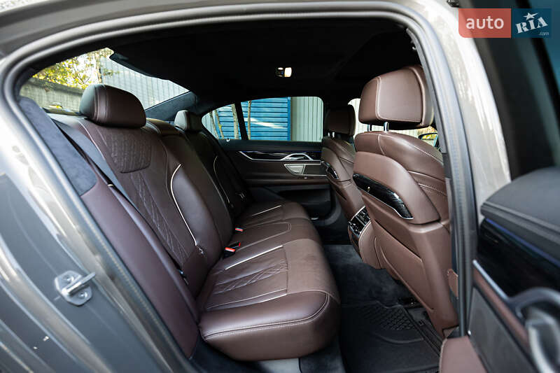 Седан BMW 7 Series 2022 в Києві