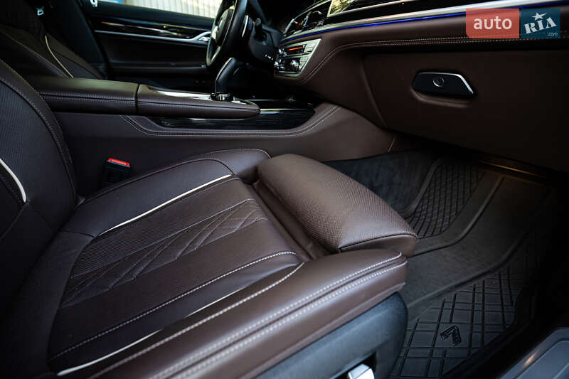 Седан BMW 7 Series 2022 в Києві