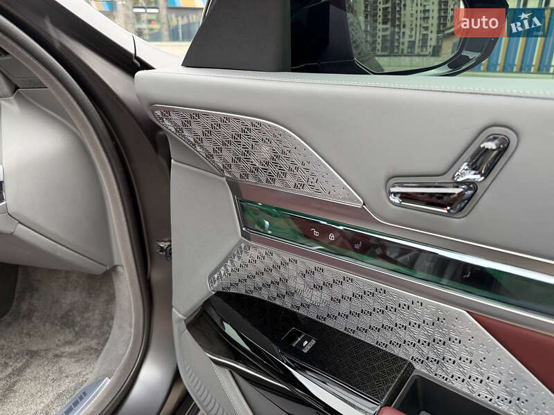 Седан BMW 7 Series 2024 в Киеве