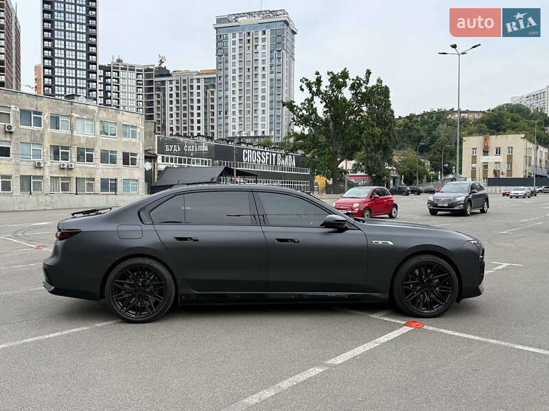 Седан BMW 7 Series 2024 в Киеве
