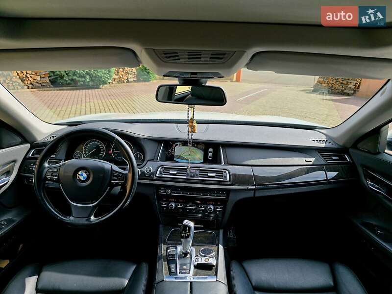 Седан BMW 7 Series 2014 в Мукачево