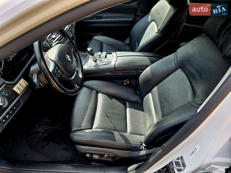 Седан BMW 7 Series 2014 в Мукачево