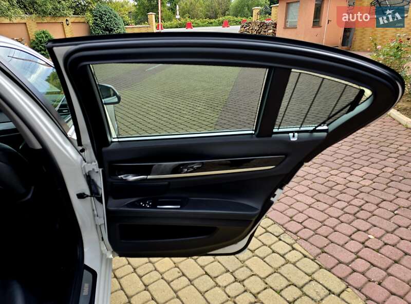 Седан BMW 7 Series 2014 в Мукачево