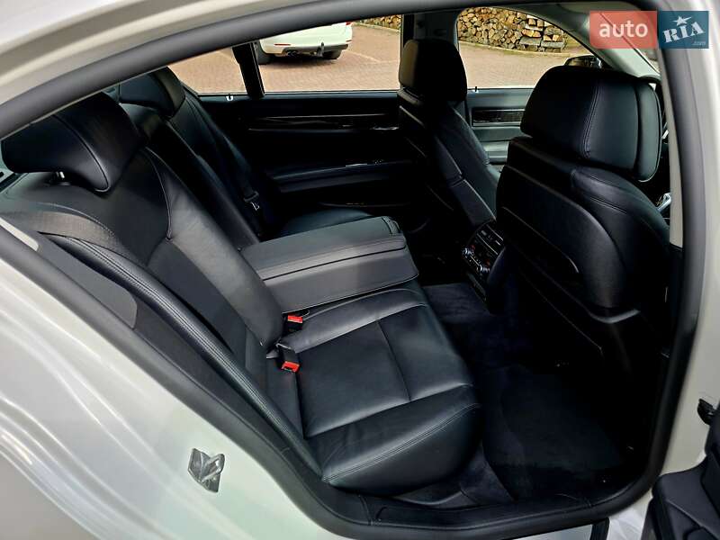 Седан BMW 7 Series 2014 в Мукачево