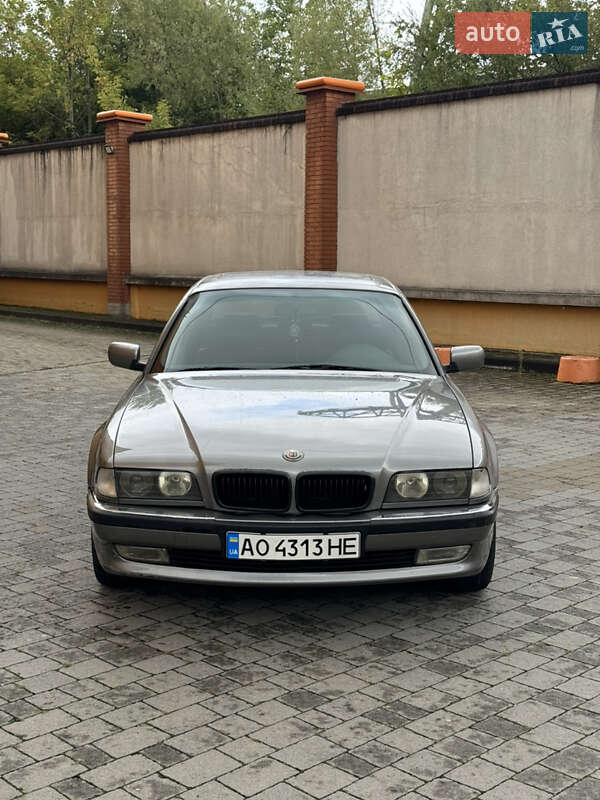 BMW 7 Series 1998
