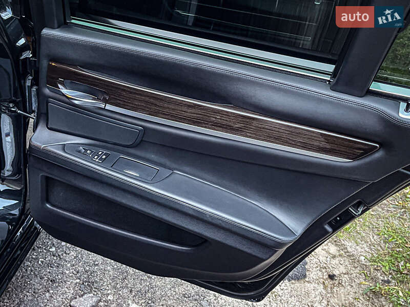 Седан BMW 7 Series 2009 в Днепре