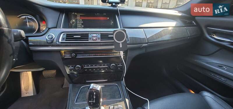 Седан BMW 7 Series 2013 в Трускавце