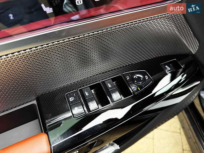 Седан BMW 7 Series 2024 в Львове