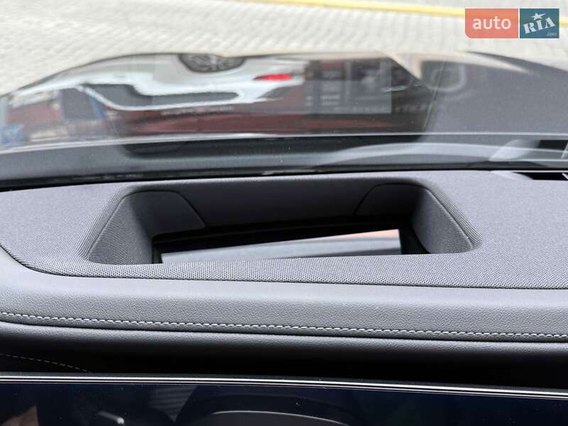 Седан BMW 7 Series 2024 в Львове