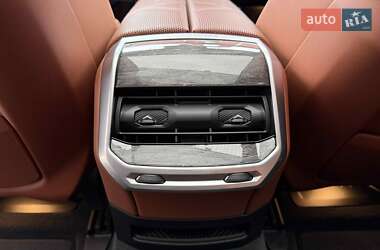 Седан BMW 7 Series 2024 в 