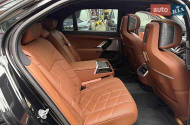 Седан BMW 7 Series 2024 в 