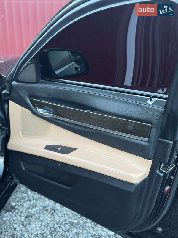 Седан BMW 7 Series 2009 в Дрогобыче