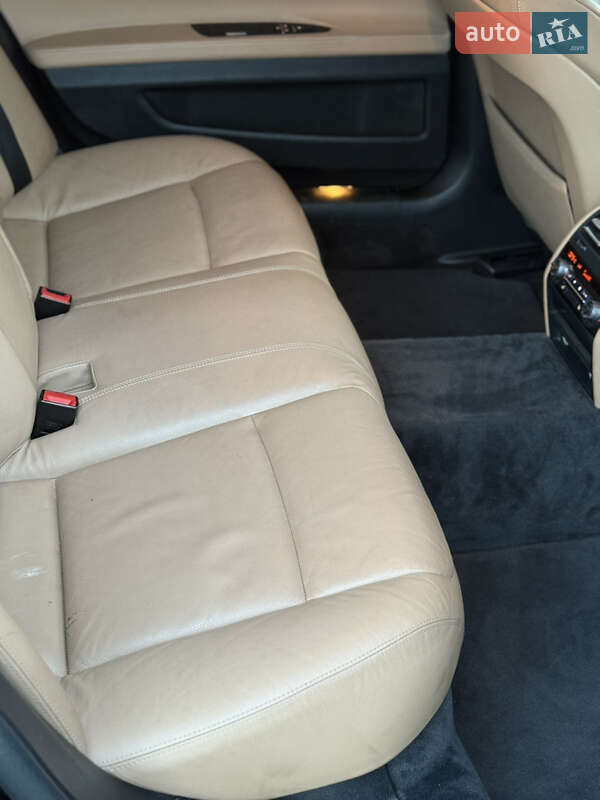 Седан BMW 7 Series 2009 в Дрогобыче
