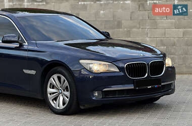 Седан BMW 7 Series 2011 в 
