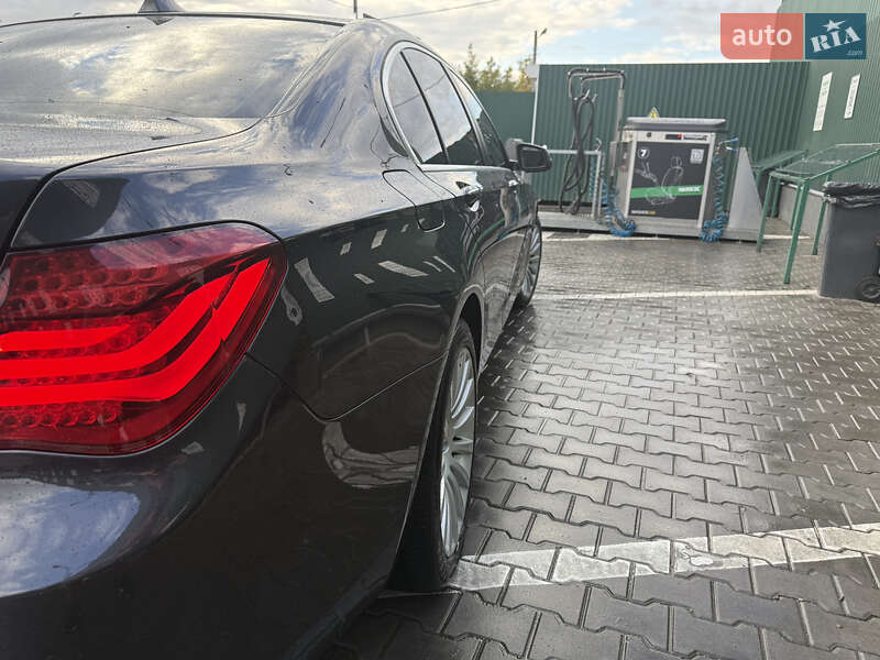 Седан BMW 7 Series 2013 в Черновцах