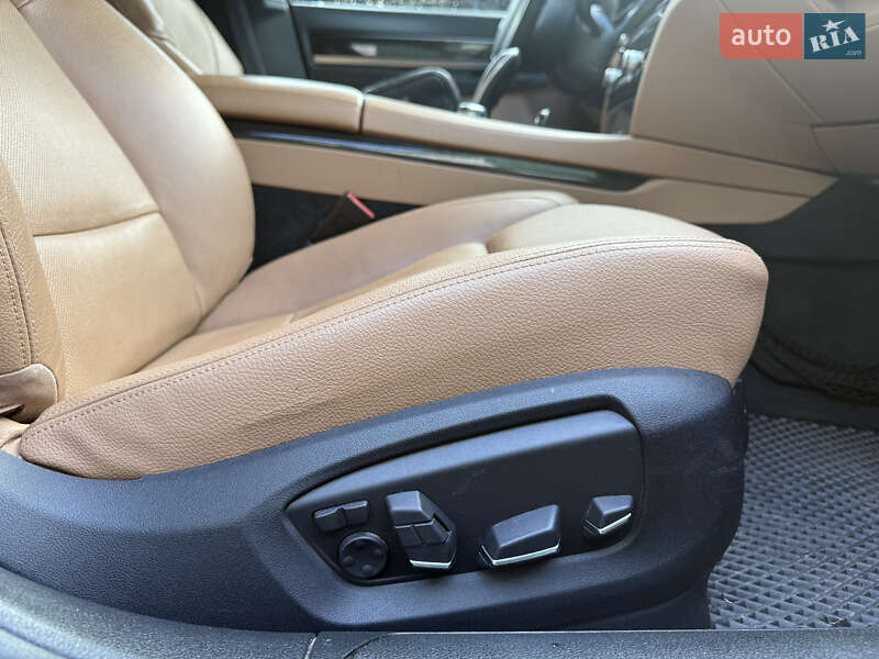 Седан BMW 7 Series 2013 в Черновцах
