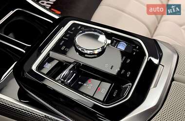 Седан BMW 7 Series 2025 в 