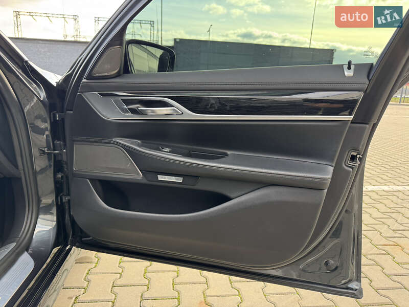 Седан BMW 7 Series 2016 в Ивано-Франковске