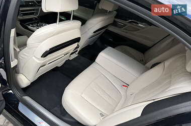 Седан BMW 7 Series 2019 в 