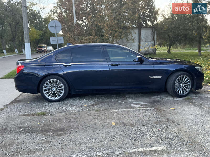 Седан BMW 7 Series 2010 в Луцке