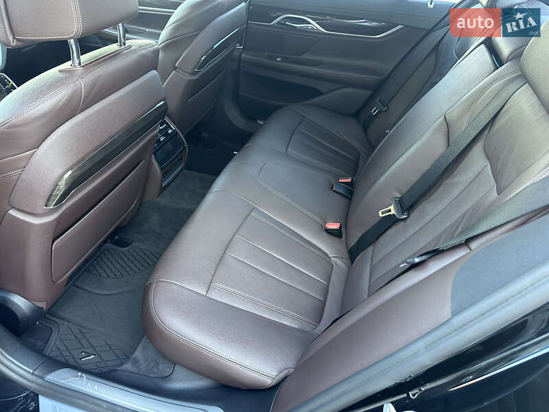 Седан BMW 7 Series 2016 в Киеве