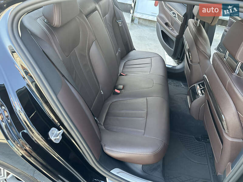 Седан BMW 7 Series 2016 в Киеве