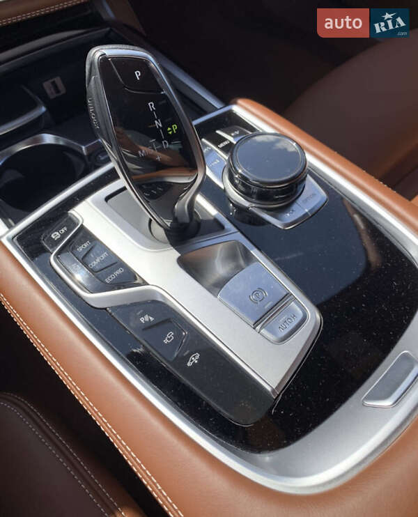Седан BMW 7 Series 2017 в Киеве фото 22 Седан BMW 7 Series 2017 в Киеве