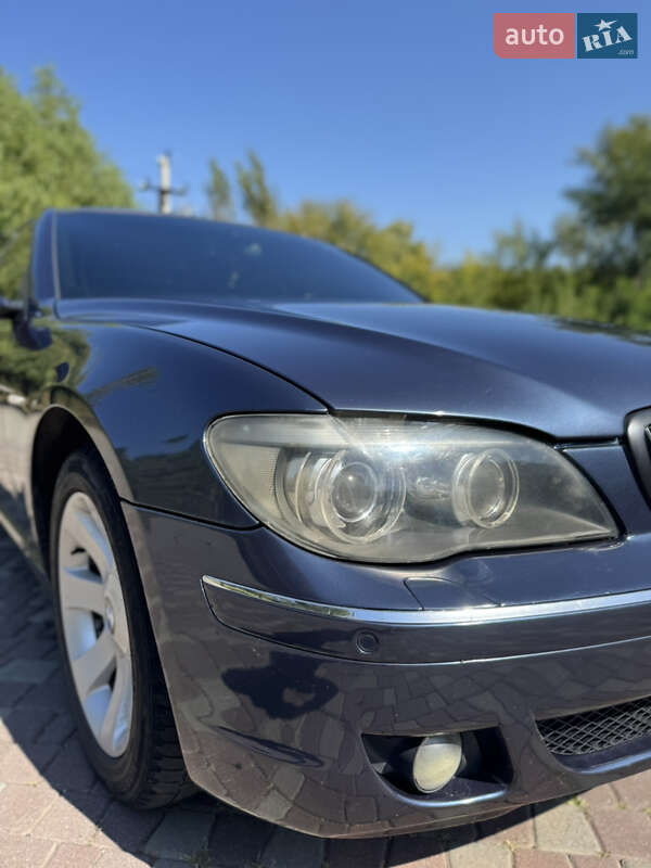 Седан BMW 7 Series 2006 в Городенке