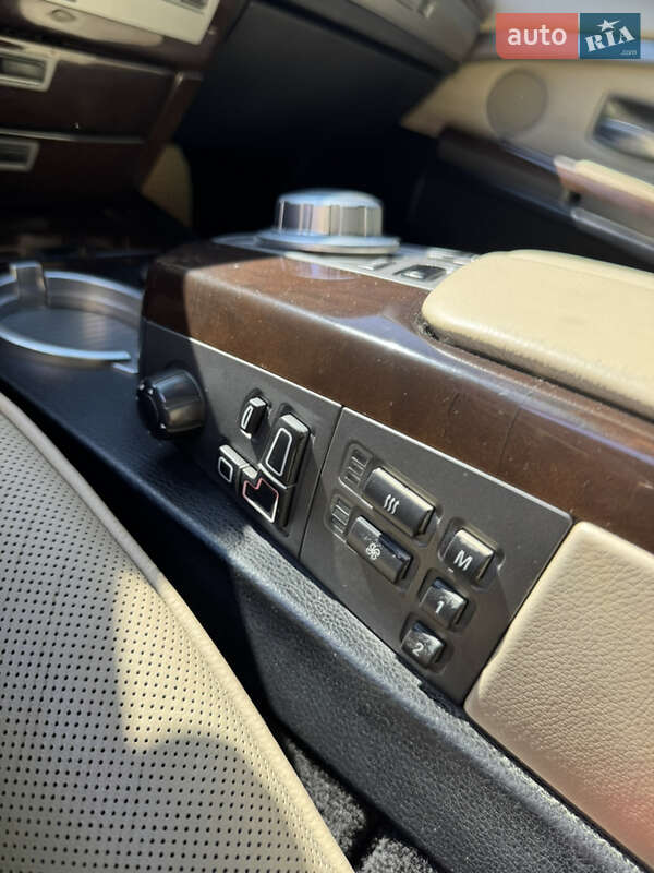 Седан BMW 7 Series 2006 в Городенке