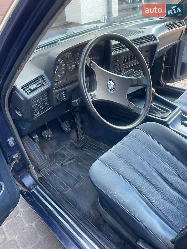 Седан BMW 7 Series 1985 в Черновцах