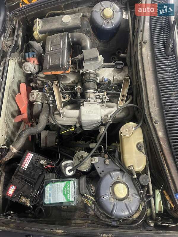 Седан BMW 7 Series 1985 в Черновцах