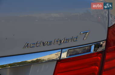 Седан BMW 7 Series 2010 в 