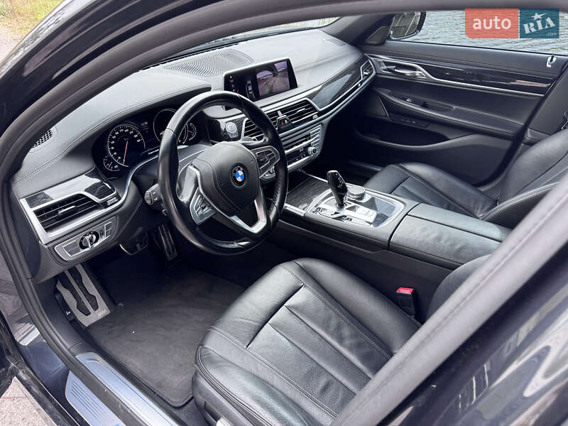 Седан BMW 7 Series 2018 в Виннице